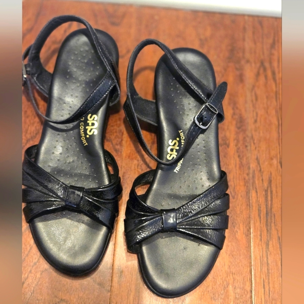 SAS Black Patent Leather Strappy Comfort Sandals size 6M